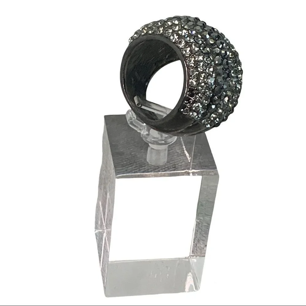 Beautiful 4 row silver charcoal gray rhinestone clustered costume jewellery ring